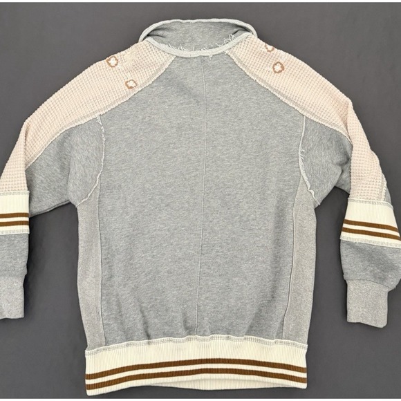 Gimmicks by BKE Pullover Sweater Womens Small Gray 1/4 Zip Beaded Shoulder Boho - Picture 7 of 12